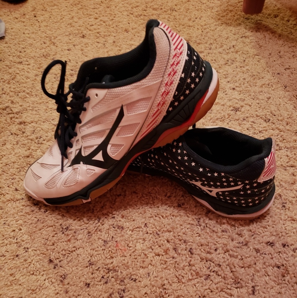 Volleyball shoes
